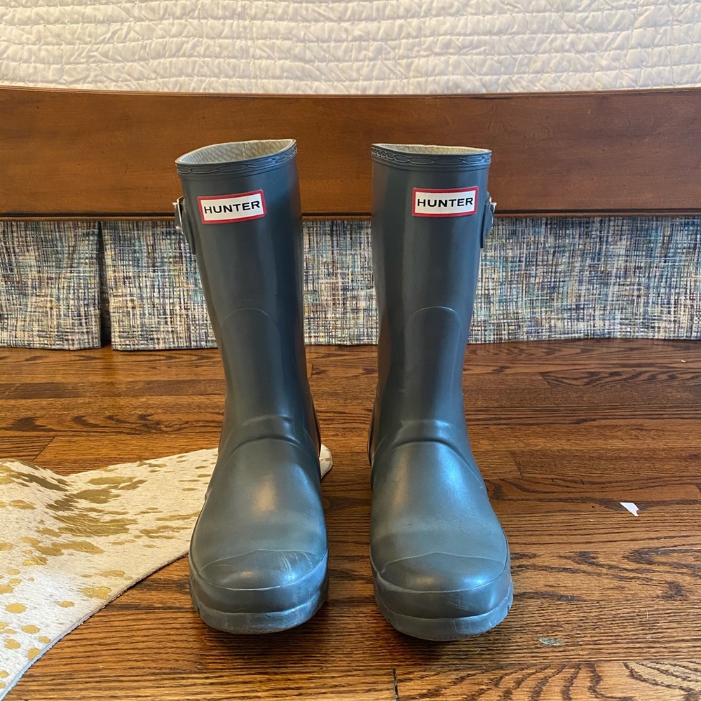 Gray hunter rain boots!